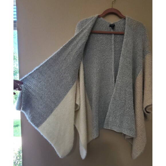 Roffe Accessories Oversized/ Stretchy/ Fuzzy Kimono Sweater Womens One Size - Picture 4 of 8